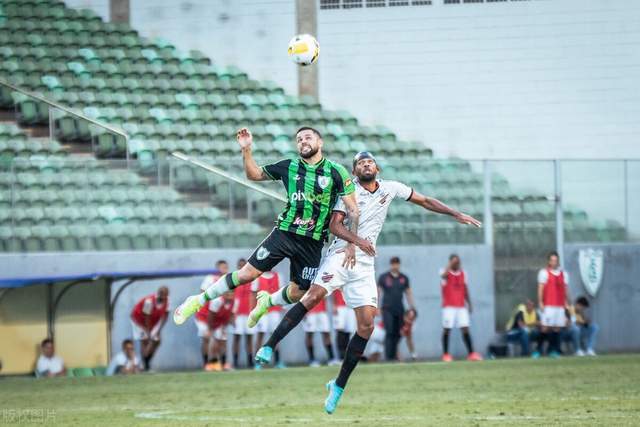 状元对飙合轰93分活塞擒森林狼 76人大胜篮网